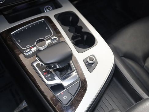 Used 2018 Audi Q7 2.0T Premium Plus image 29