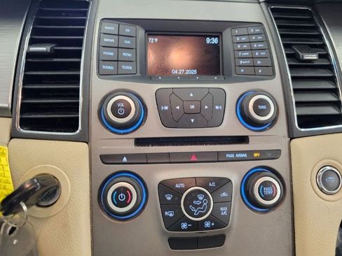 Used 2017 Ford Taurus SEL image 15