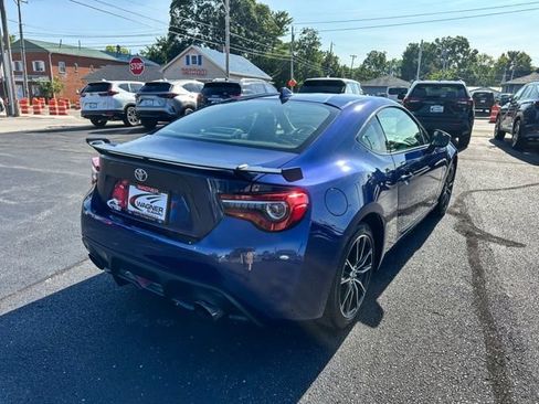 Used 2019 Toyota 86 RWD image 8