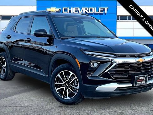 Used 2024 Chevrolet TrailBlazer LT FWD image 1