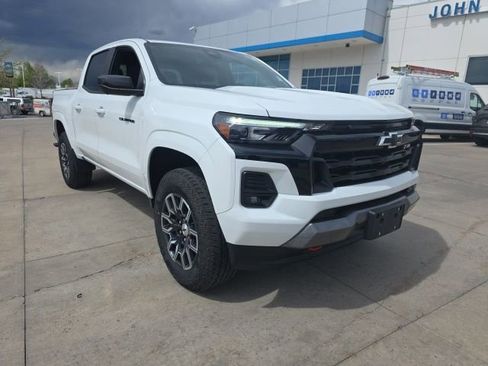 Used 2024 Chevrolet Colorado Z71 w/ Z71 Convenience Package 2 image 3