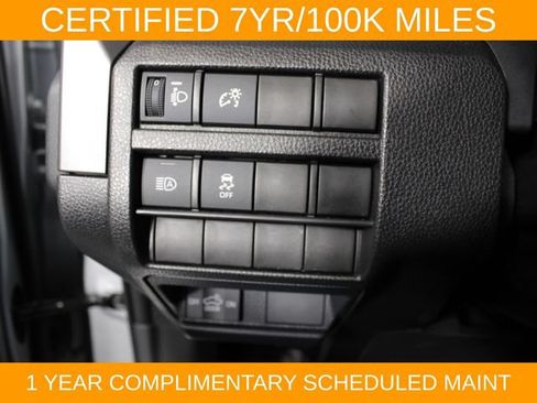 Used 2025 Toyota Tacoma SR5 AWD/4WD image 17