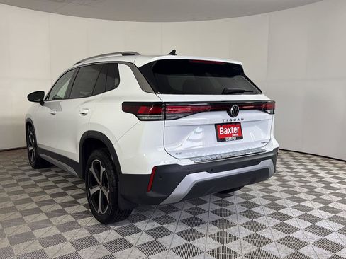 New 2026 Volkswagen Tiguan SE AWD/4WD image 4