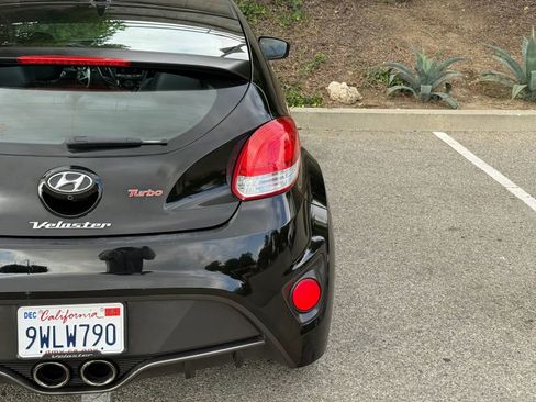 Used 2015 Hyundai Veloster Turbo FWD image 16