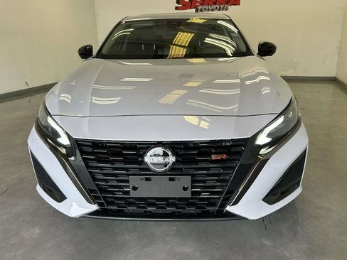Used 2023 Nissan Altima 2.0 SR FWD image 8