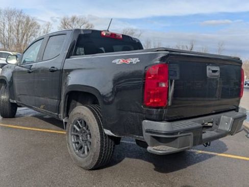 Used 2022 Chevrolet Colorado LT AWD/4WD image 7