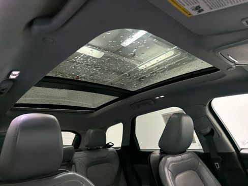 Used 2022 Lincoln Corsair AWD w/ Premium Package image 13