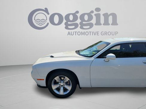 Used 2023 Dodge Challenger SXT RWD image 30