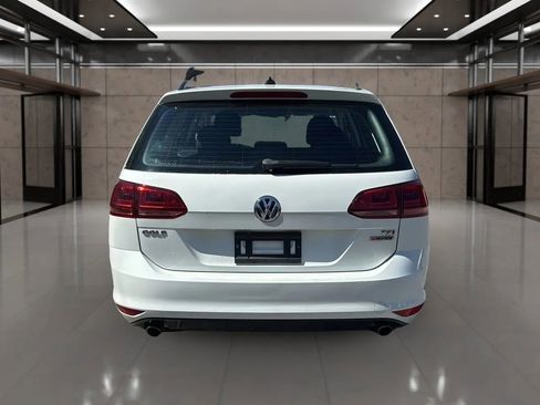 Used 2017 Volkswagen Golf S image 6