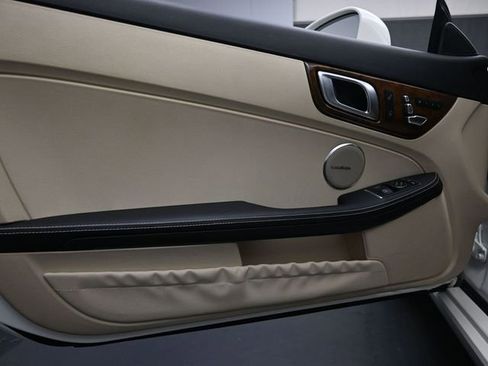 Used 2019 Mercedes-Benz SLC 300 image 16