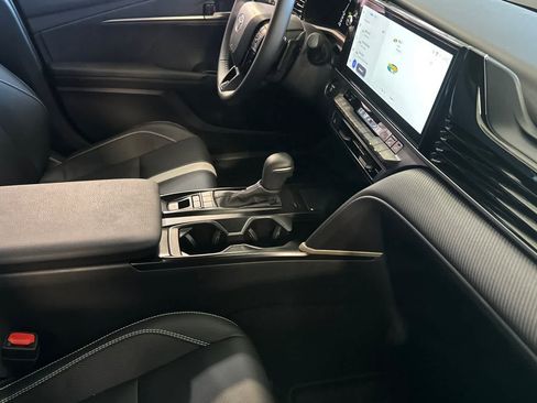 Used 2026 Toyota Camry SE w/ Multimedia Upgrade Package FWD image 17