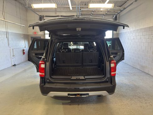 Used 2021 Ford Expedition XLT AWD/4WD image 11
