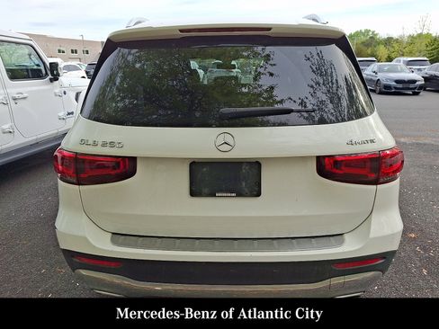 Used 2021 Mercedes-Benz GLB 250 4MATIC image 4