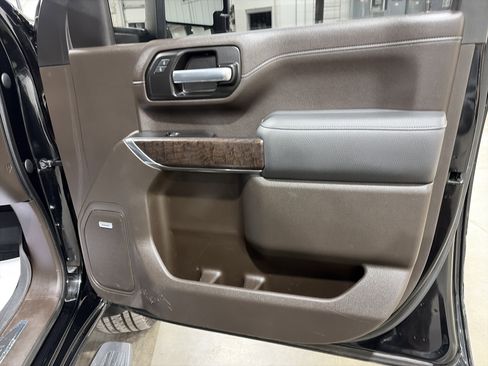 Used 2020 GMC Sierra 2500 Denali w/ Denali Ultimate Package image 30
