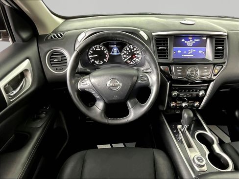 Used 2018 Nissan Pathfinder SV AWD/4WD image 8