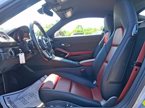 Used 2019 Porsche 718 Cayman S RWD image 12
