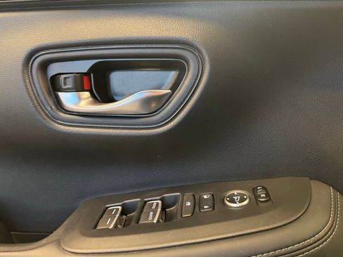 Used 2023 Honda HR-V EX-L image 17
