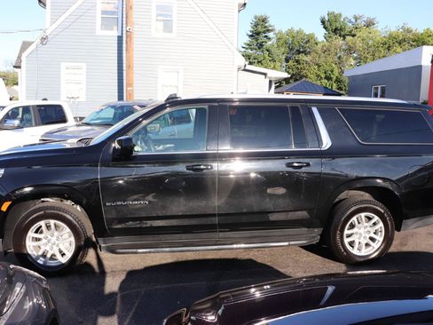 Used 2023 Chevrolet Suburban LT AWD/4WD image 2