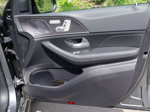 New 2026 Mercedes-Benz GLS 450 4MATIC image 11