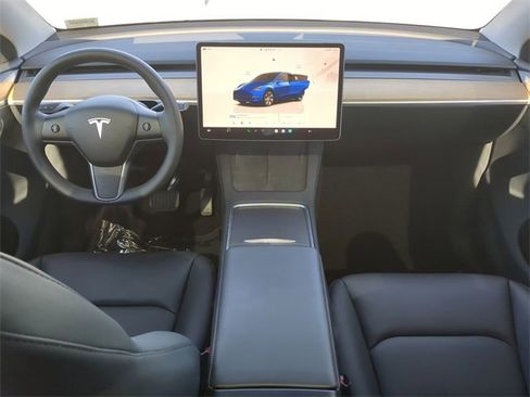 Used 2024 Tesla Model Y Long Range image 15