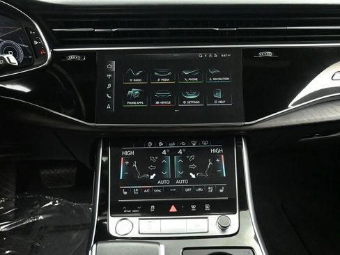 Used 2020 Audi Q8 Prestige w/ Prestige Package image 29