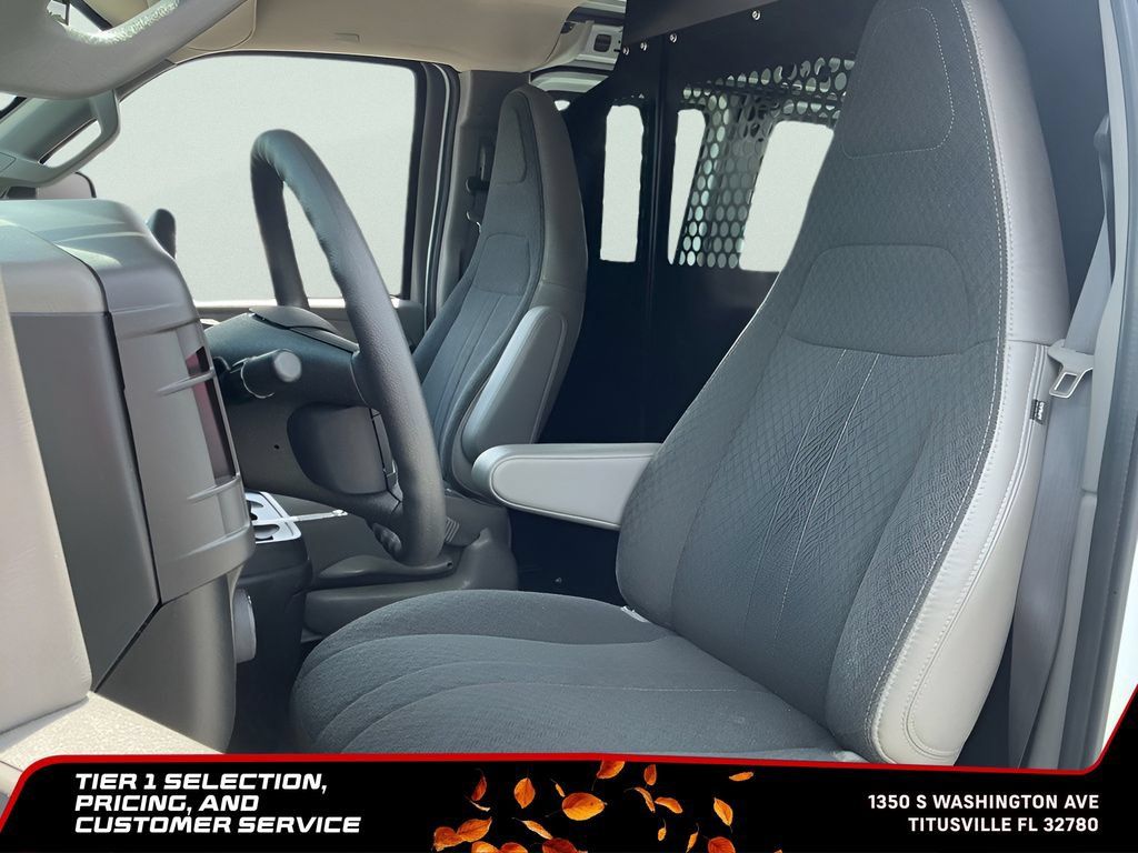 Used 2025 GMC Savana 2500 w/ Driver Convenience Package RWD image 27