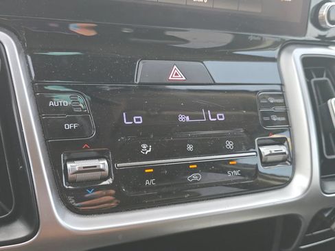 Used 2022 Kia Sorento S w/ Panoramic Sunroof Package FWD image 34