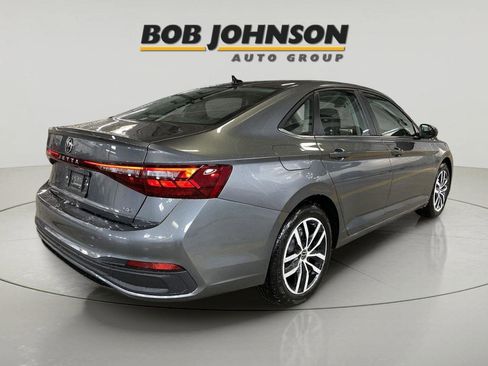 New 2026 Volkswagen Jetta SE FWD image 8