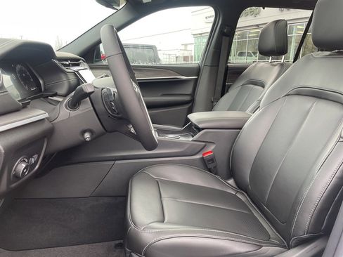 New 2025 Jeep Grand Cherokee Limited w/ Luxury Tech Group II image 10