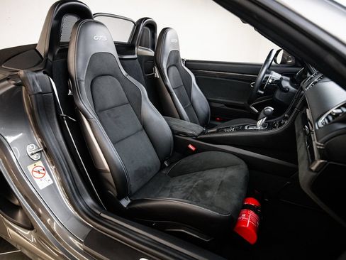 Certified 2025 Porsche 718 Boxster GTS RWD image 28
