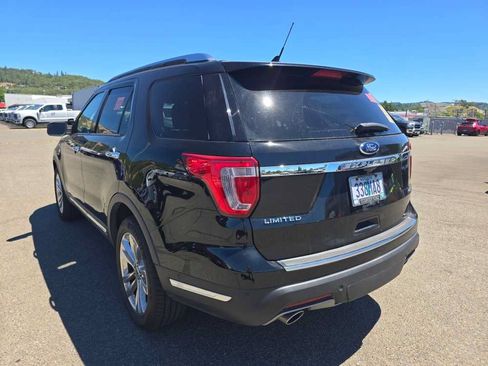 Used 2018 Ford Explorer Limited w/ Equipment Group 301A AWD/4WD image 9