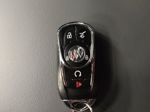 Used 2020 Buick Enclave Essence image 32