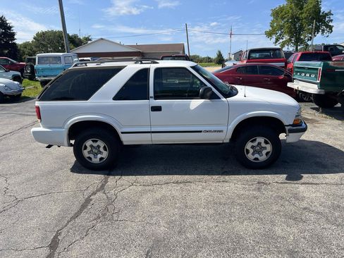 Used 2000 Chevrolet Blazer LS AWD/4WD image 4