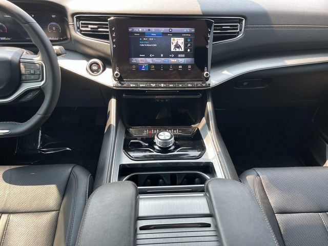 Used 2023 Jeep Wagoneer Series II AWD/4WD image 15