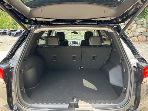 Used 2024 Chevrolet Equinox Premier FWD image 28