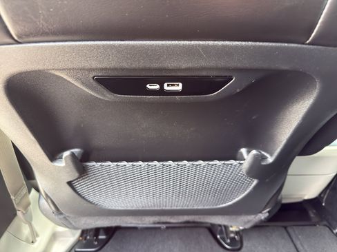 Used 2024 Chrysler Pacifica Touring-L image 31