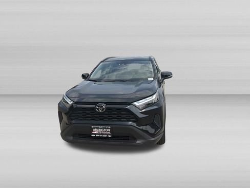 Used 2025 Toyota RAV4 XLE AWD/4WD image 10