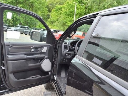 New 2026 RAM 1500 Laramie AWD/4WD image 12