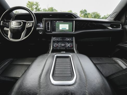 Used 2023 GMC Yukon XL Denali AWD/4WD image 53