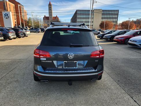 Used 2016 Volkswagen Touareg Executive image 4