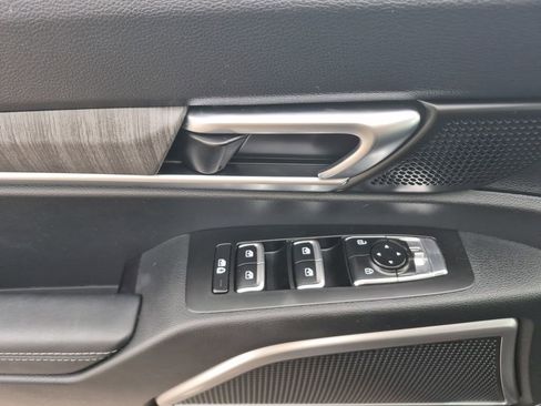 Used 2025 Kia Telluride EX image 9