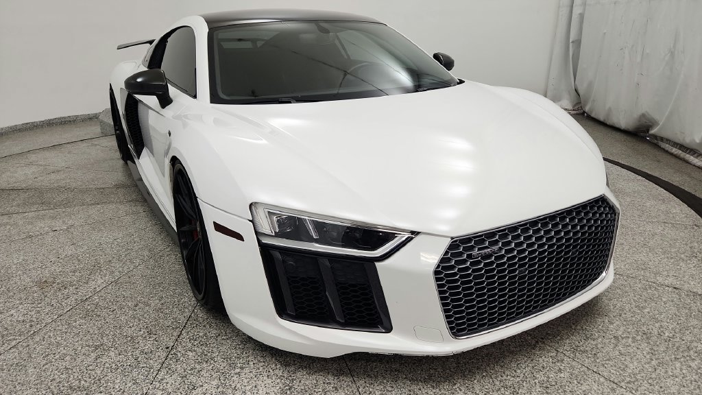 Used 2017 Audi R8 V10 w/ Carbon Exterior Package AWD/4WD image 11