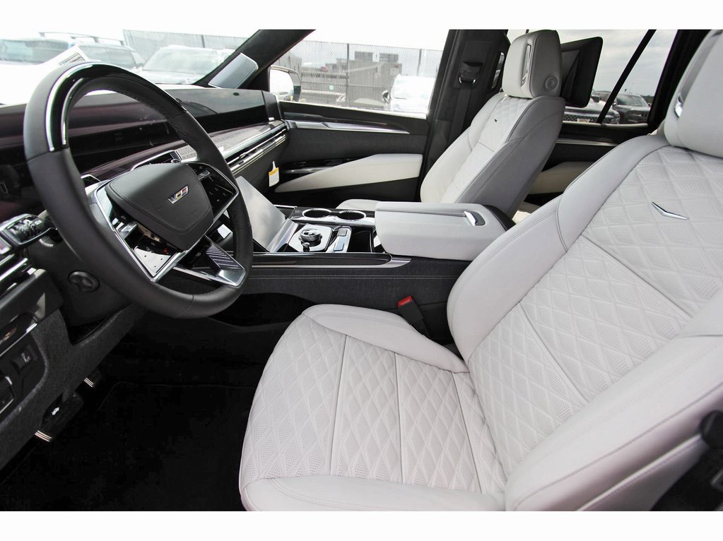 New 2026 Cadillac Escalade V w/ LPO, ONYX Package AWD/4WD image 6