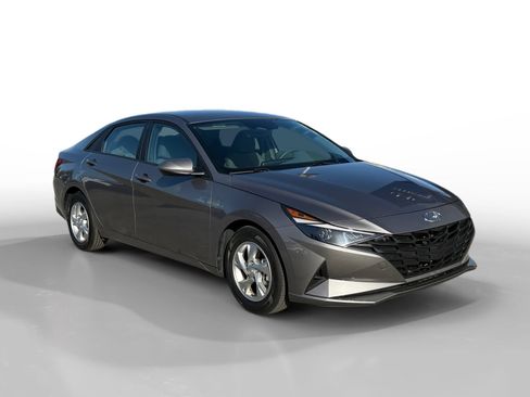 Certified 2023 Hyundai Elantra SE image 7