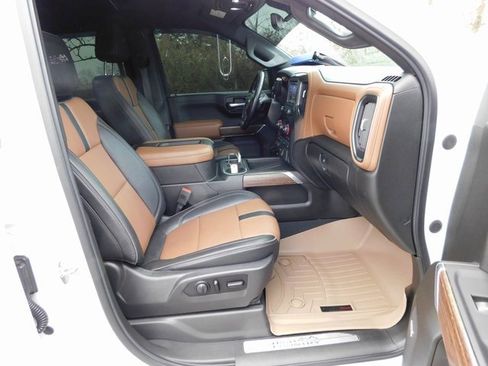 Used 2021 Chevrolet Silverado 1500 High Country w/ Technology Package image 23