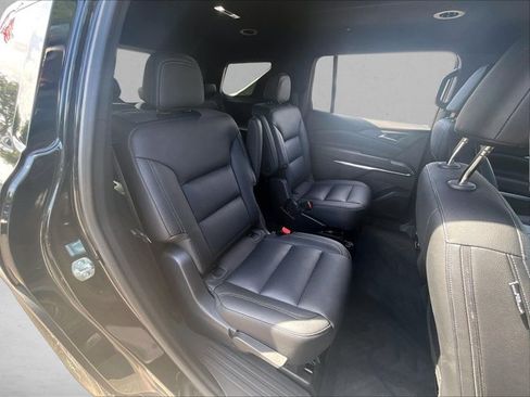 Used 2026 Chevrolet Traverse LT FWD image 29