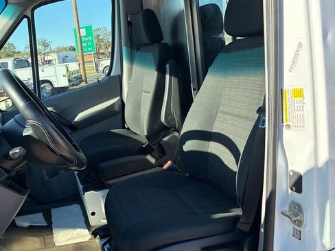 Used 2017 Mercedes-Benz Sprinter 2500 image 7