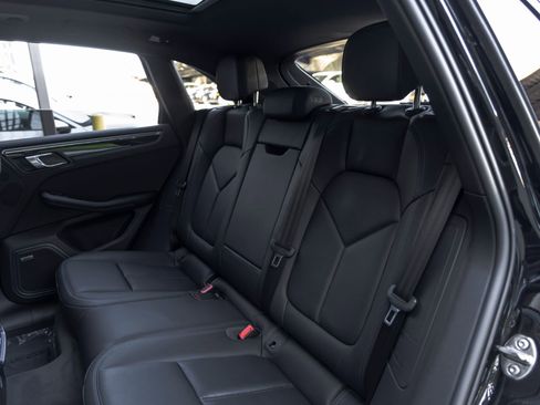 Certified 2023 Porsche Macan Turbo AWD/4WD image 47