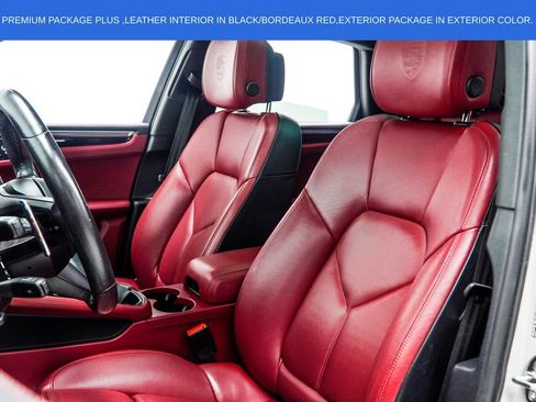 Used 2023 Porsche Macan AWD/4WD image 45