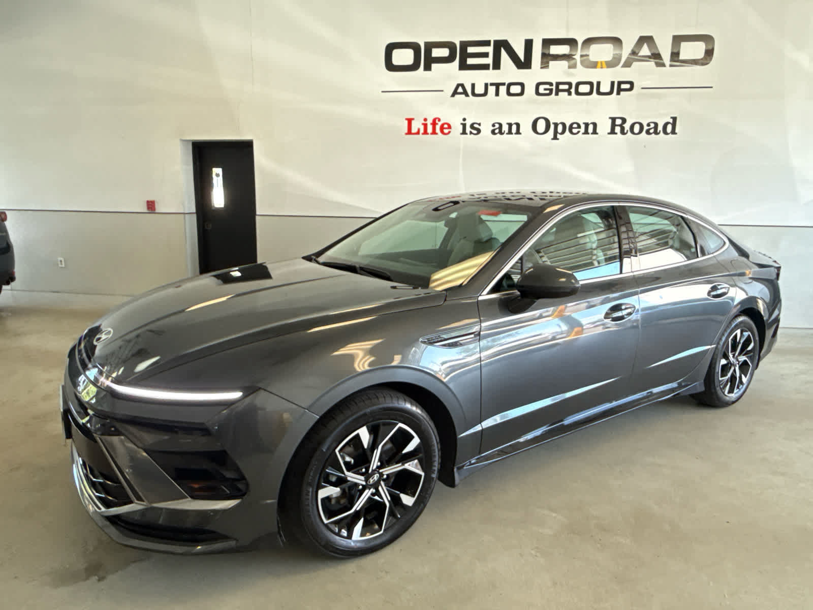 Used 2024 Hyundai Sonata SEL FWD image 3